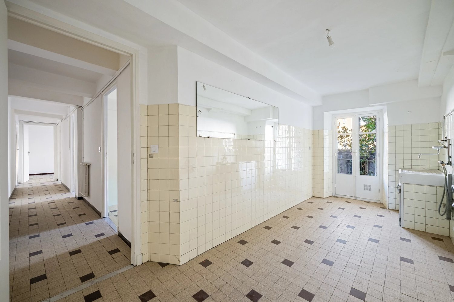 Property photo 5 in Port