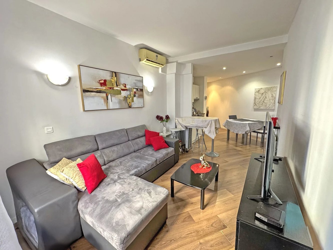 Property photo 3 in Carre d'Argent