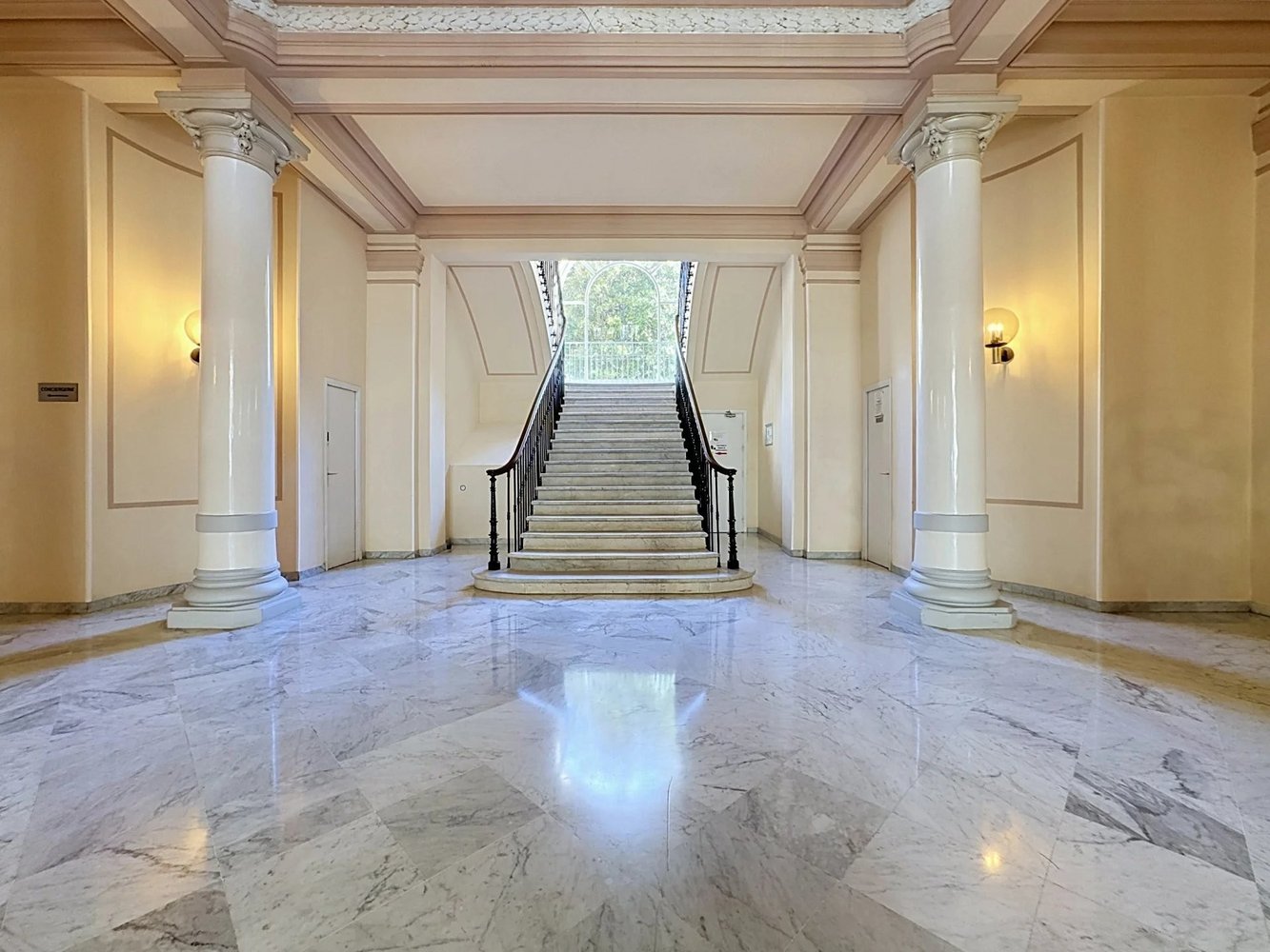 Property photo 3 in Carre d'Argent