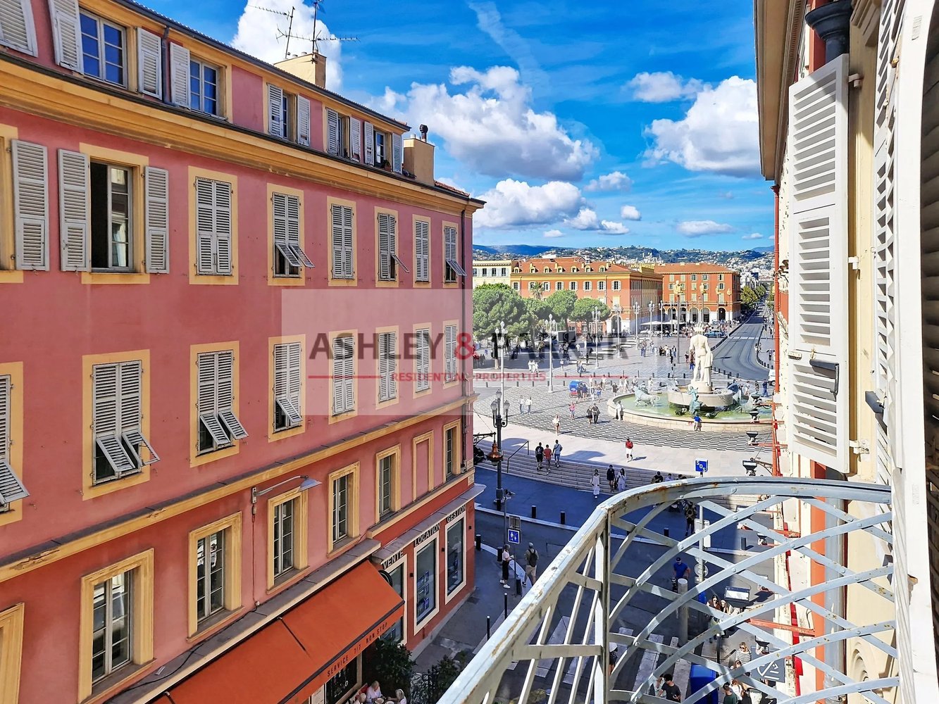 Property photo 3 in Carre d'Argent