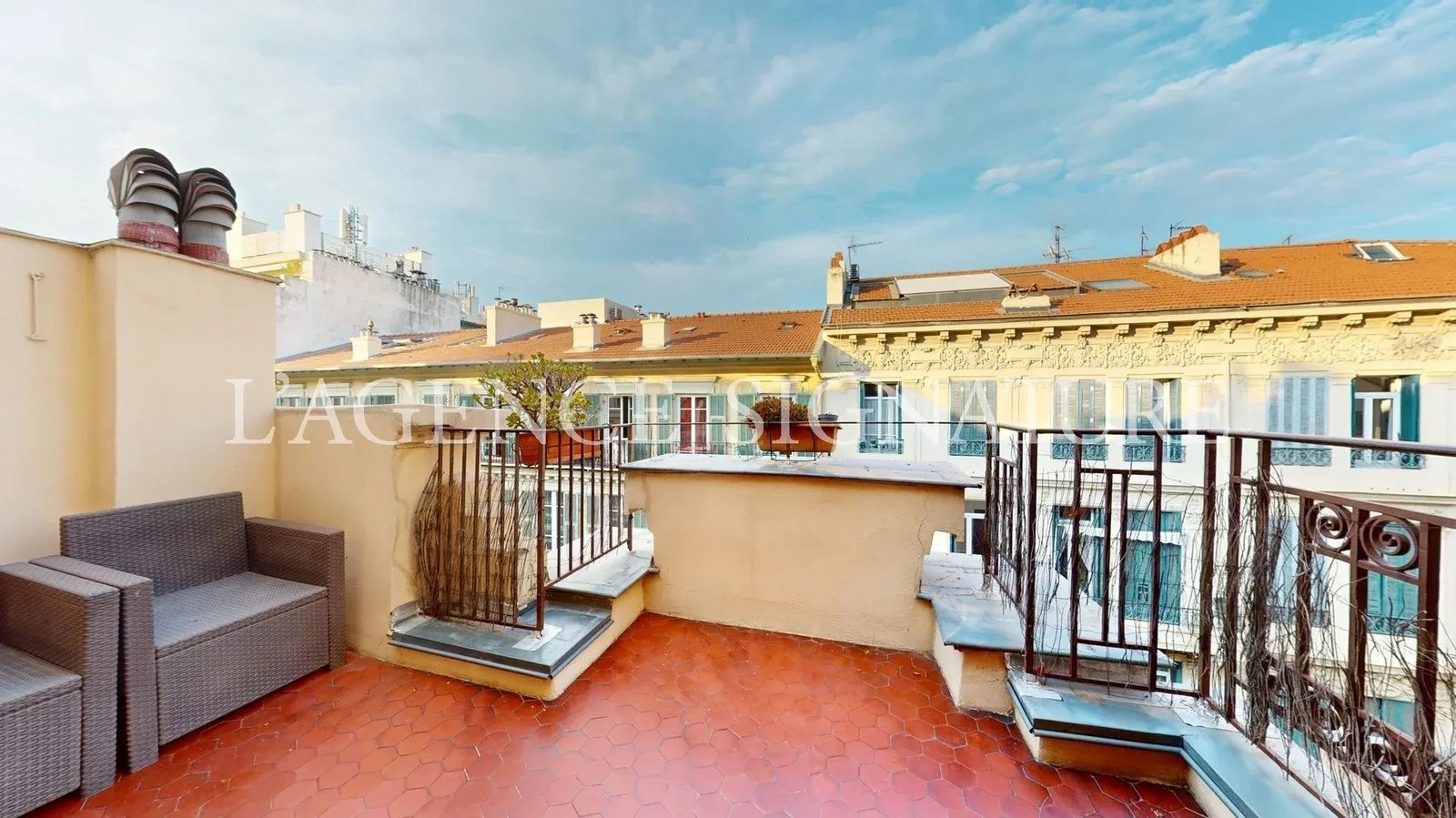 Property photo 2 in Carre d'Argent