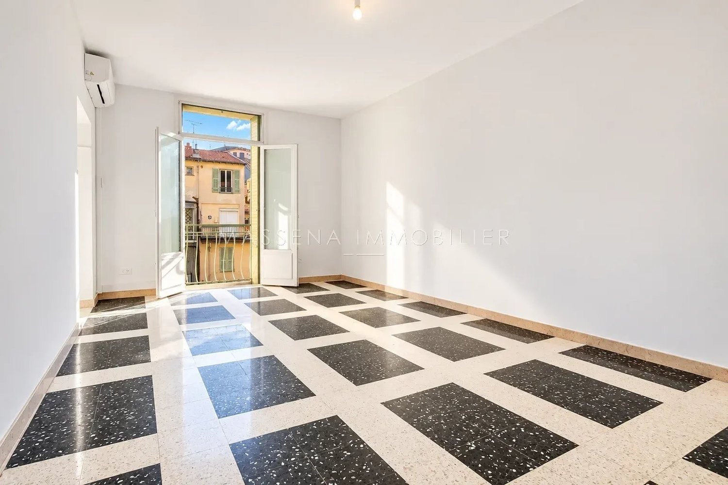 Property photo 2 in Carre d'Argent