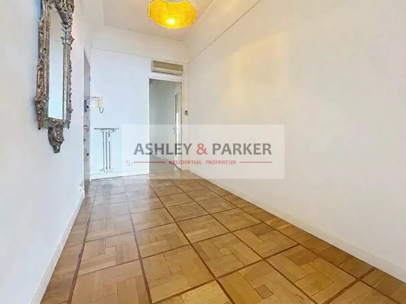 Property photo 6 in Carre d'Or