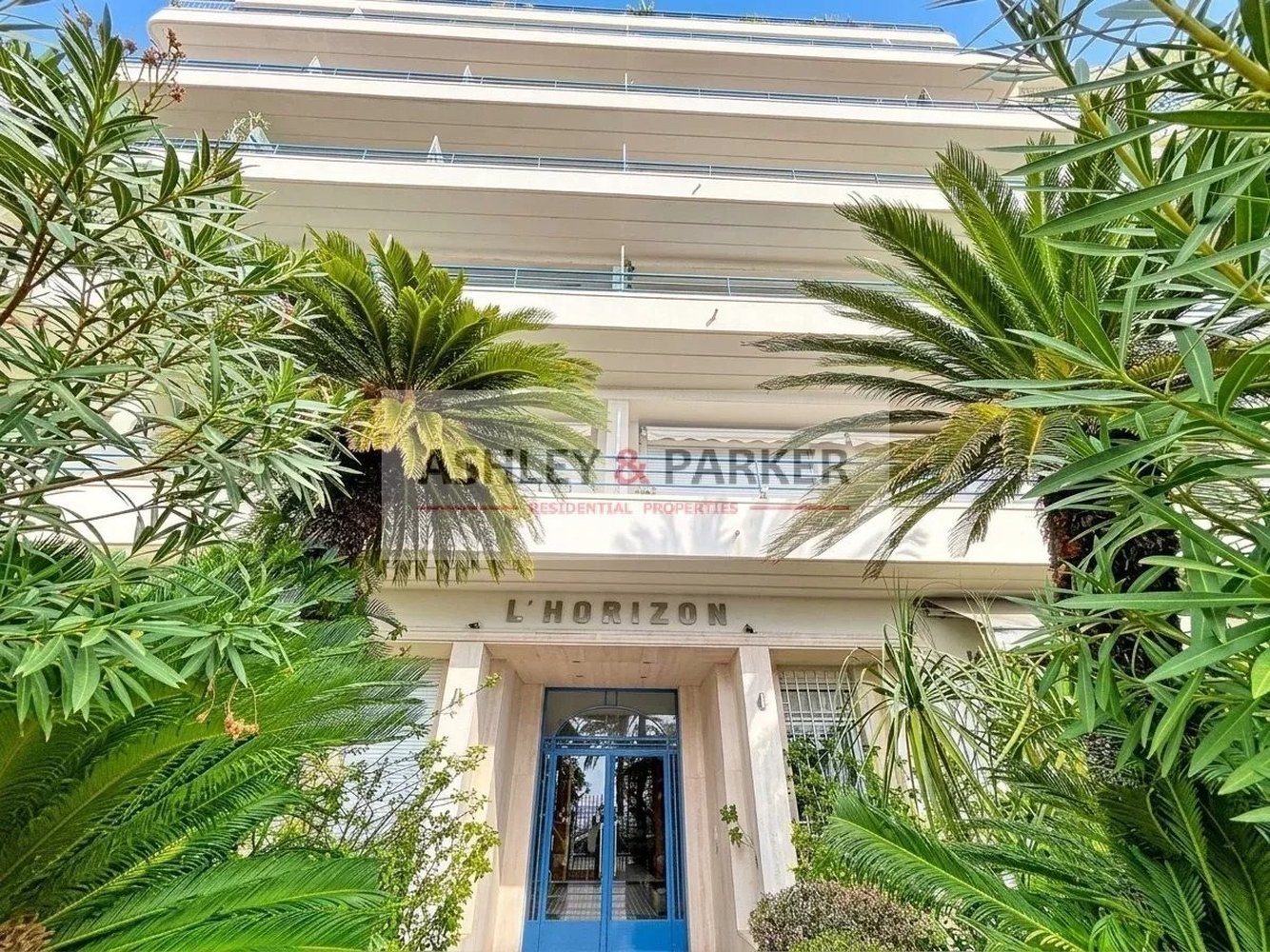 Property photo 2 in Carre d'Or