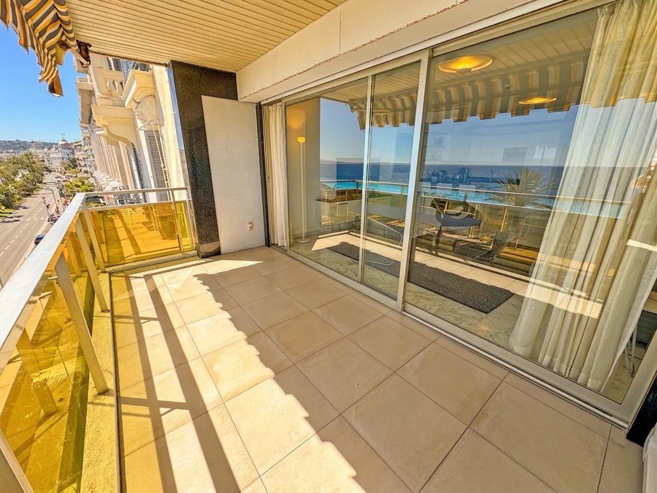 Property photo 2 in Carre d'Or