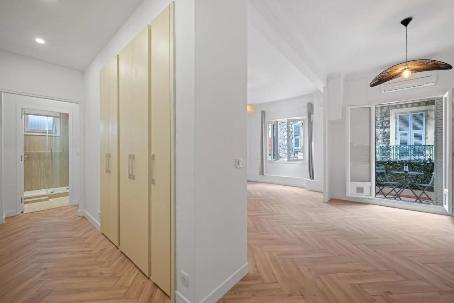 Property photo 4 in Carre d'Or