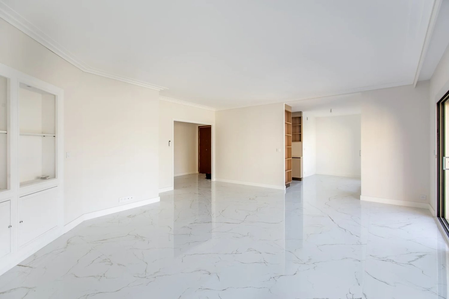 Property photo 2 in Carre d'Or