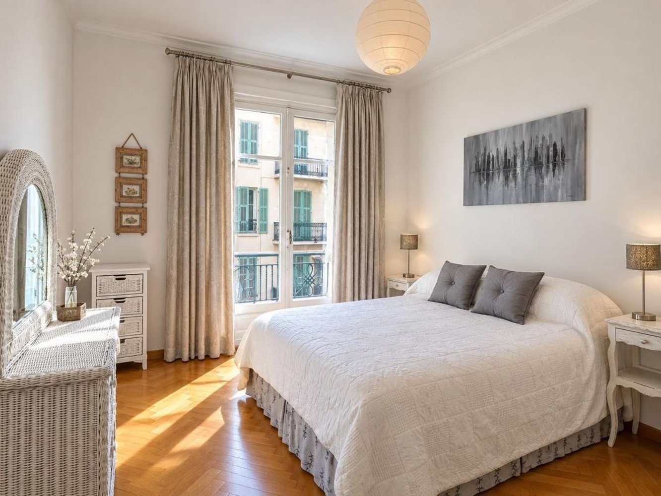 Property photo 2 in Carre d'Or