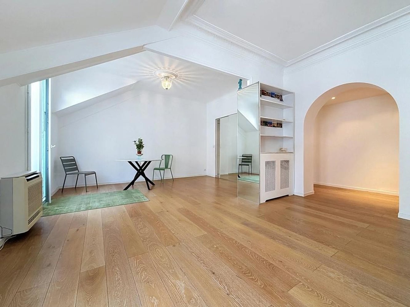 Property photo 2 in Carre d'Or