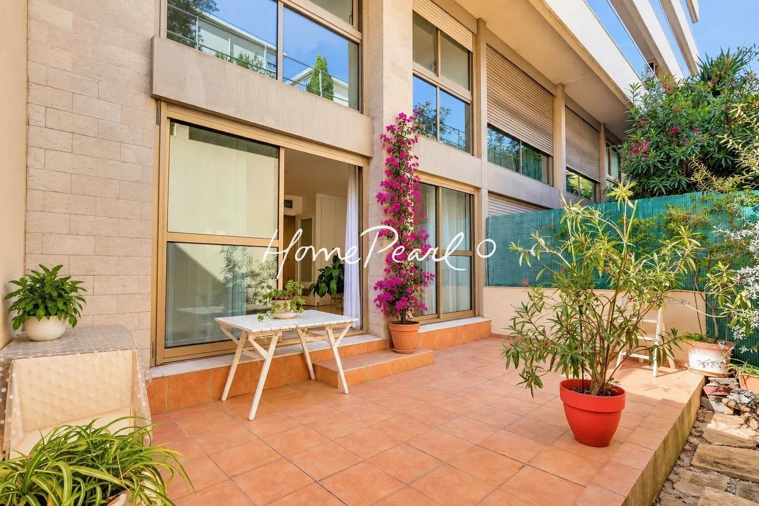 Property photo 2 in Carre d'Or