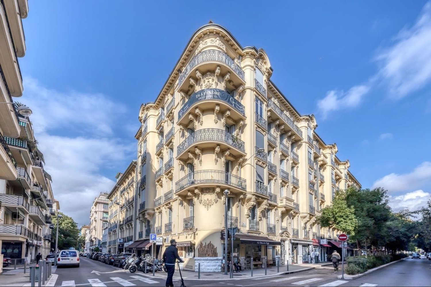Property photo 19 in Carre d'Or