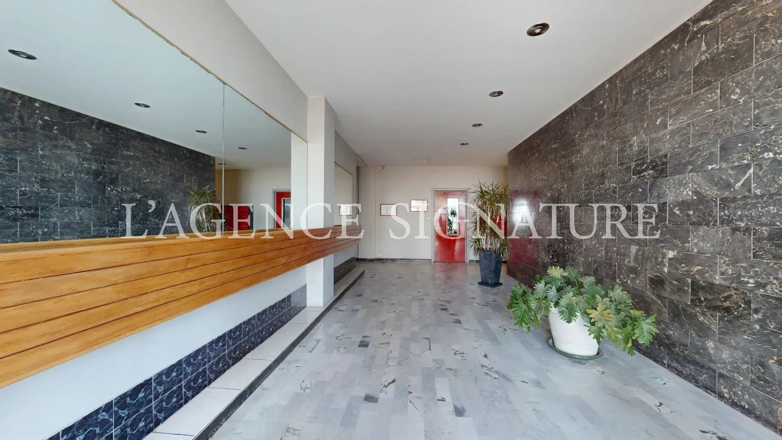 Property photo 5 in Carre d'Or